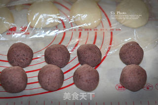 花儿豆沙面包的做法步骤:7
