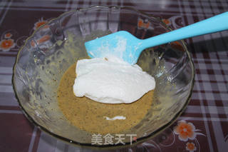 红茶戚风蛋糕的做法步骤:9