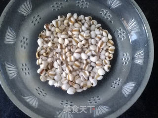 红豆薏米汤的做法步骤:2