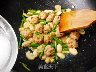 口蘑烧肉丸的做法步骤:12