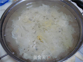 银耳百合雪梨羹的做法步骤：5