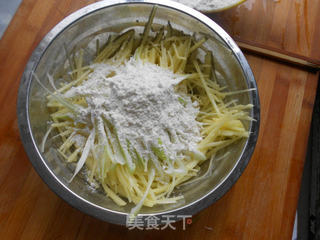 土豆饼的做法步骤：3
