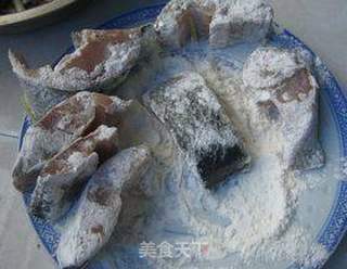 蒜籽烧黑鱼的做法步骤:3