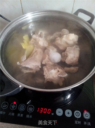 天麻筒骨汤的做法步骤:6