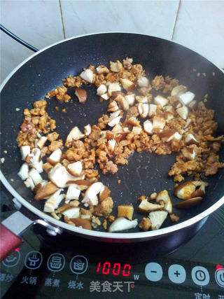 双椒香菇肉末的做法步骤:8