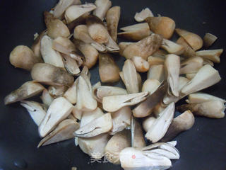 素菜也营养--甜椒草菇的做法步骤:4