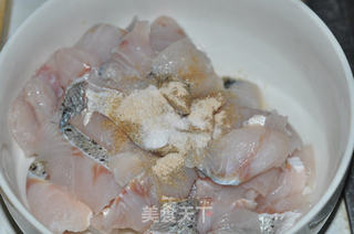 四味鱼的做法步骤:5