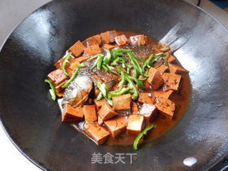 红烧鲫鱼豆腐的做法步骤:12