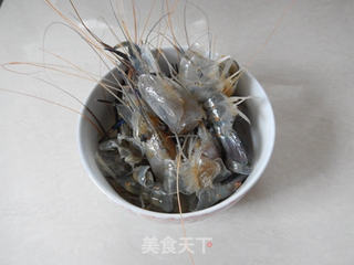 虾仁玉米炒饭的做法步骤:2