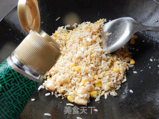 虾仁玉米炒饭的做法步骤:12