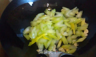 西芹腰果的做法步骤:6