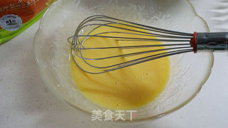 奶油戚风蛋糕卷的做法步骤:4