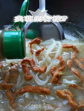 完美组合--白萝卜肉丝浓汤的做法步骤:7