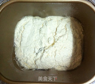 花朵面包的做法步骤：1