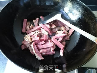 麻辣牛肉干的做法步骤：2