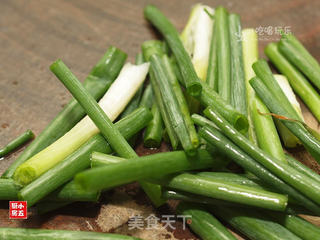 香菇焖菱角的做法步骤:8