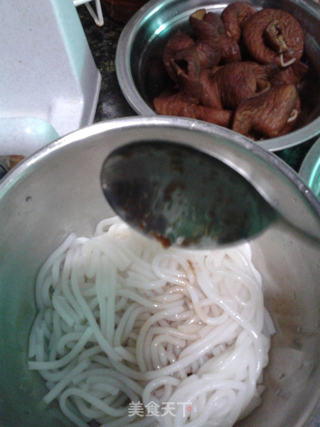 酸辣肥肠粉的做法步骤:5
