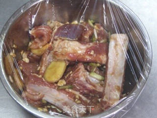 蒜香烤排骨（电烤箱版制作）的做法步骤：3