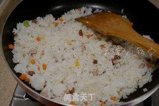 猪油肉丁酱油炒饭的做法步骤:11