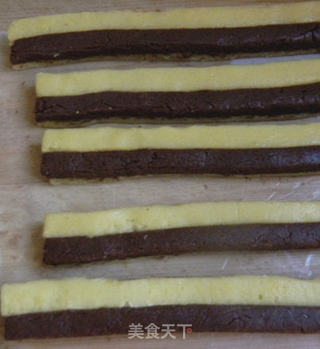 双色小棋格饼干的做法步骤：8