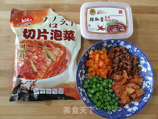 家庭制作泡菜炒饭的做法步骤：1