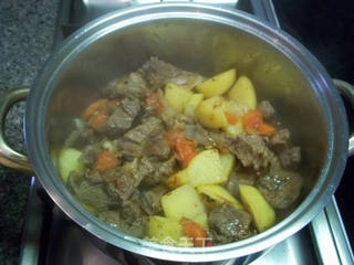 土豆炖牛肉的做法步骤:7