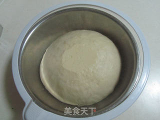 鲟鱼吉士汉堡包的做法步骤:2