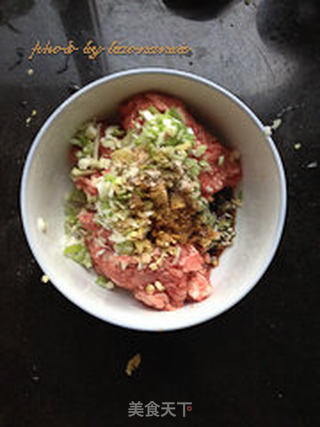 梨子蒸肉饼的做法步骤:2