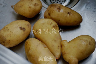 椒盐小土豆的做法步骤：1