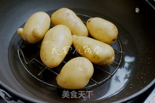 椒盐小土豆的做法步骤：2