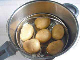 【鸡汁土豆泥】--- 孩子最喜欢的小食的做法步骤:3