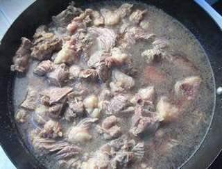 茄汁牛肉饭的做法步骤:2