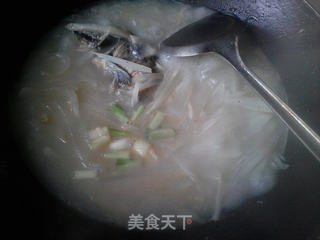 鲫鱼萝卜汤的做法步骤:13