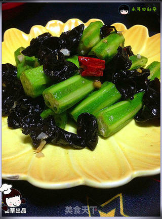 仙草阁私房菜(蔬菜大棚)--秋天的一抹绿(木耳炒秋葵)的做法步骤:7