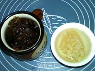 红豆桃胶银耳羹的做法步骤:4