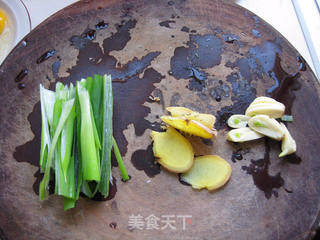 小黄鱼豆腐汤的做法步骤:3