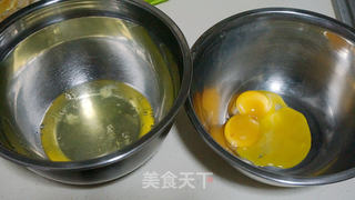 香橙戚风奶油蛋糕卷的做法步骤:5