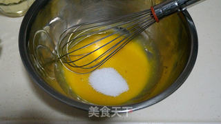 香橙戚风奶油蛋糕卷的做法步骤:6