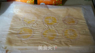 香橙戚风奶油蛋糕卷的做法步骤:16