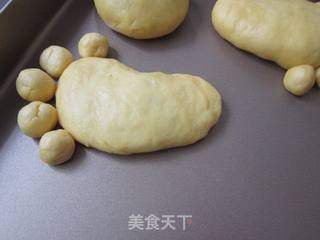 小脚丫肉松包的做法步骤：11