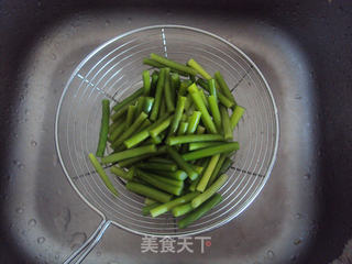 蒜薹炒土豆条的做法步骤:4