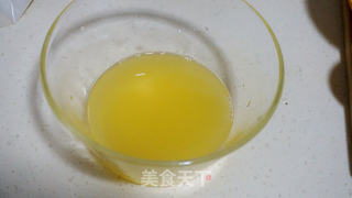 香橙戚风奶油蛋糕卷的做法步骤:4