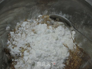 香酥五仁杏脯月饼的做法步骤:13