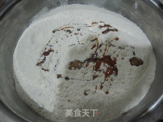 香酥五仁杏脯月饼的做法步骤:22
