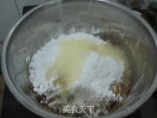 香酥五仁杏脯月饼的做法步骤:15