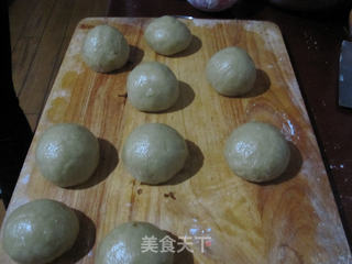 香酥五仁杏脯月饼的做法步骤:27