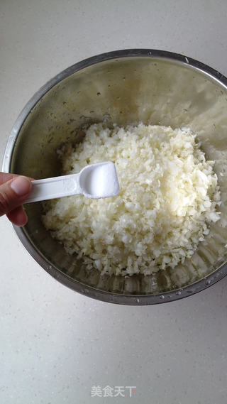 白菜猪肉水饺~~~详细步骤一步一步教你包水饺的做法步骤:3