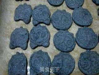 黑芝麻酱咸饼干的做法步骤:8