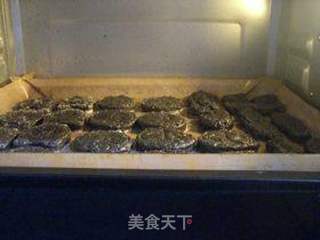 黑芝麻酱咸饼干的做法步骤:7