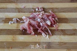 肉丝炒面煎馄饨的做法步骤:2